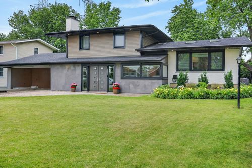 2843 S Briarwood Drive E, Arlington Heights, IL, 60005 | Card Image