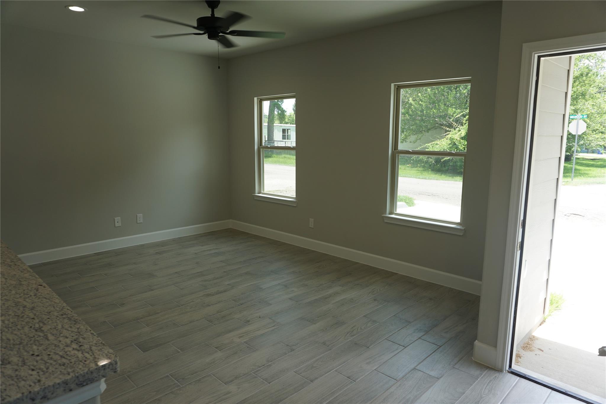 Residential Lease in Willis 3