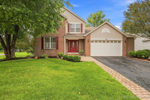 900 White Oak Dr, North Aurora, IL, 60542-8961 | Card Image