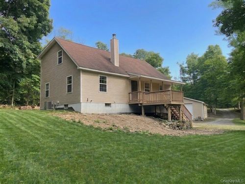 176 Downing Rd, Pleasant Valley, NY, 12569-7526 | Card Image