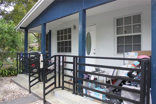 5573 Ne 3rd Ave, Miami, FL, 33137-2550 | Card Image