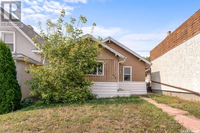 612 9 Th Ave Nw, House other with 2 bedrooms, 2 bathrooms and null parking in Moose Jaw SK | Image 2