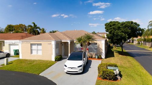 22226 Sw 98th Pl, Cutler Bay, FL, 33190-1536 | Card Image