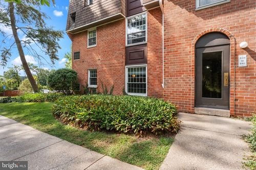 unit-637-4000 Gypsy Ln, PHILADELPHIA, PA, 19129-5449 | Card Image