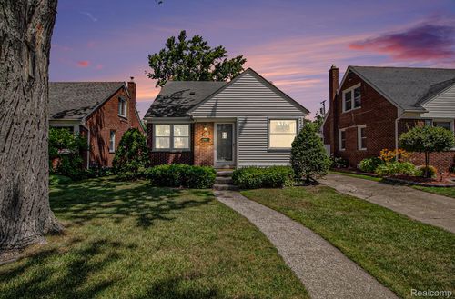 13368 Phelps St, Southgate, MI, 48195-1289 | Card Image