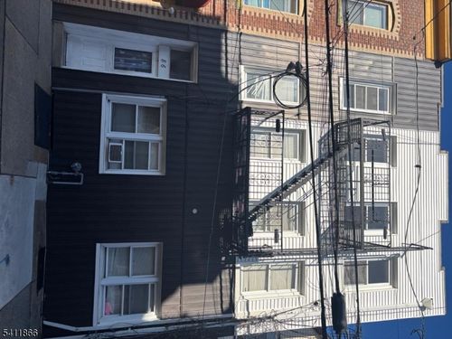 apt-2r-86 Center St, Clifton, NJ, 07011-3937 | Card Image