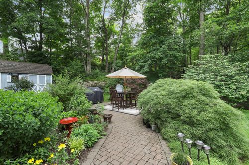 21 Oneonta Rd, Carmel, NY, 10512-5622 | Card Image