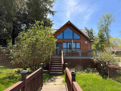 336 Spruce St, Newport, VT, 05855-9574 | Card Image