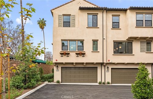 104 Kimberwick Ct, Burbank, CA, 91506-2961 | Card Image