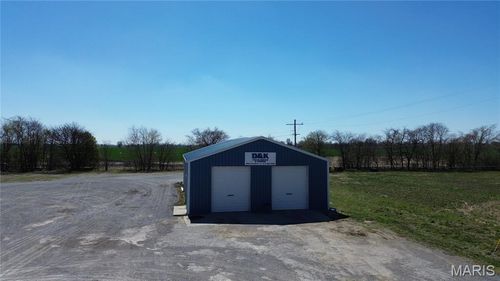 2751 E Marshall St, Charleston, MO, 63834-8359 | Card Image