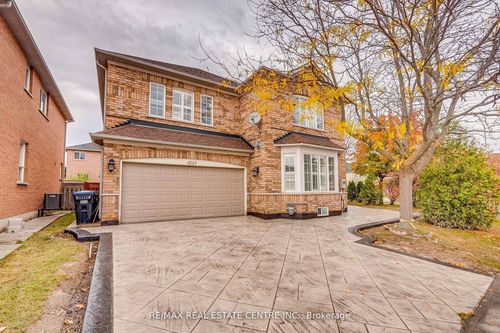 3213 Mcdowell Dr, Mississauga, ON, L5M6S4 | Card Image