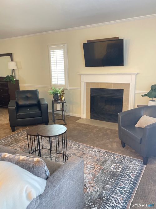 221-221 Old Pond Ln, Norwich, CT, 06360-7027 | Card Image