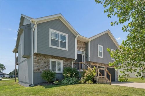 311 Fairview Cir, Platte City, MO, 64079-6400 | Card Image