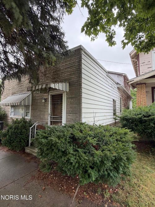 3237 Maple St, Toledo, OH, 43608-1800 | Card Image