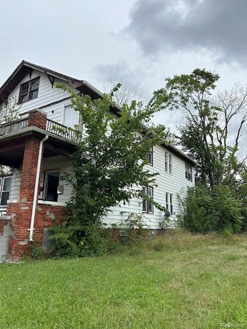 1639 Gladstone St, Detroit, MI, 48206-2229 | Card Image