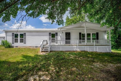 572 Lakeside Rd, Byrdstown, TN, 38549-4468 | Card Image