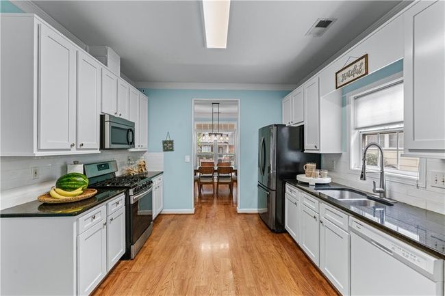 859 Scales Rd, House other with 3 bedrooms, 3 bathrooms and null parking in Suwanee GA | Image 14