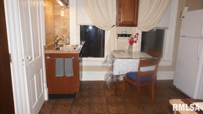 A - 2002 W 4 Th St, Condo with 1 bedrooms, 1 bathrooms and 1 parking in Davenport IA | Image 6