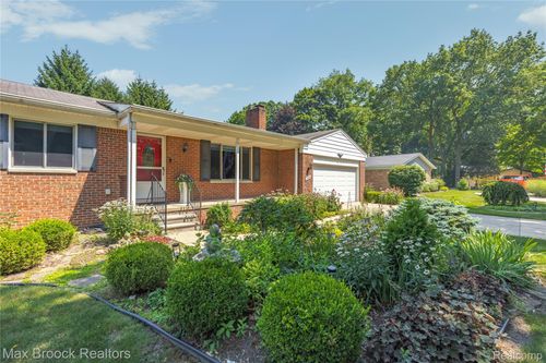 293 Scottsdale Dr, Troy, MI, 48084-1718 | Card Image