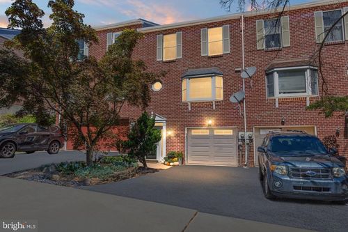 1885 Redwood Dr, Whitehall, PA, 18052-4152 | Card Image