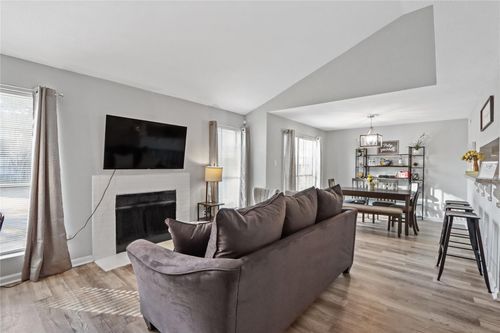 apt-3103-7200 T C Jester Blvd, Houston, TX, 77088-7451 | Card Image