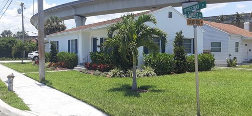 1102 Sunset Rd, West Palm Beach, FL, 33401-7548 | Card Image
