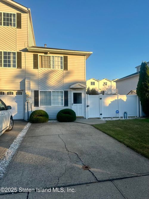 30 Ithaca St, Staten Island, NY, 10306-4442 | Card Image