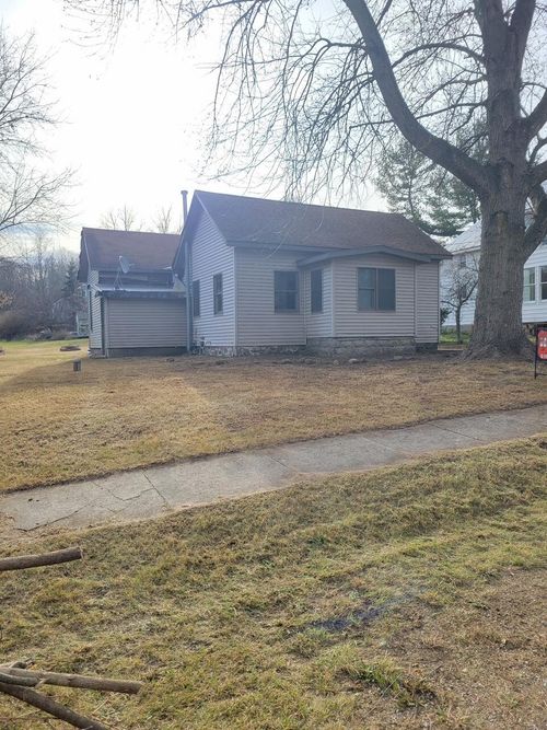 135 Millbrook Rd, Blanchard, MI, 49310-9604 | Card Image