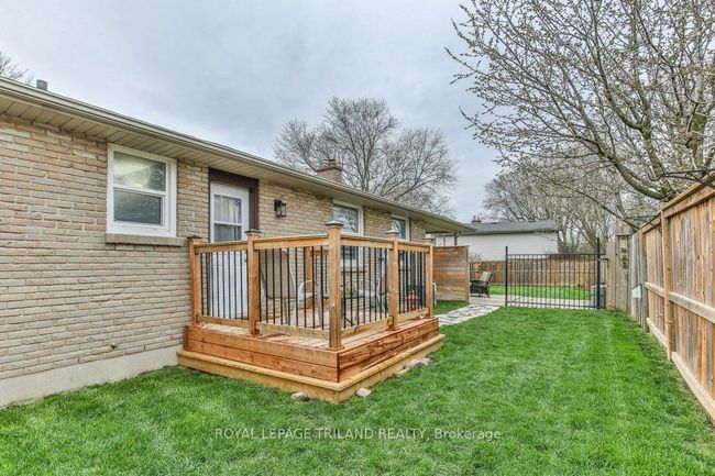 834 Viscount Rd, House other with 3 bedrooms, 2 bathrooms and 4 parking in London ON | Image 33