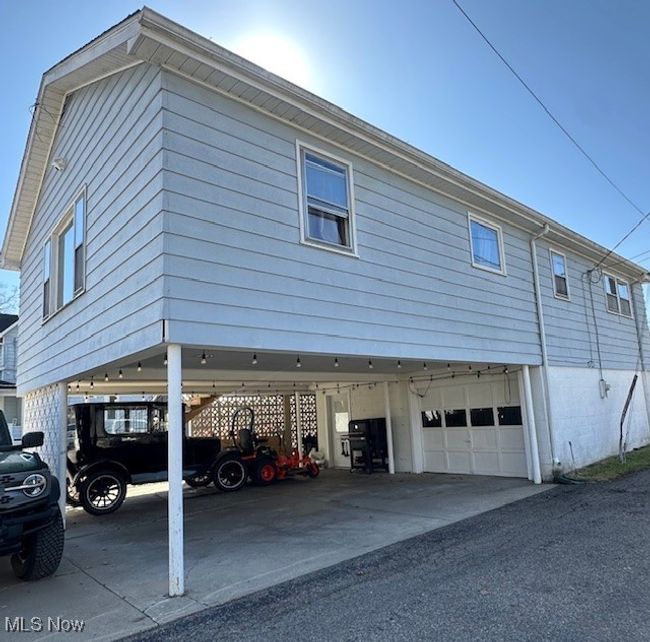 Garage/Carport at Rental house | Image 30