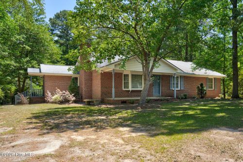 586 Northwoods Country Rd, Tarboro, NC, 27886-8639 | Card Image
