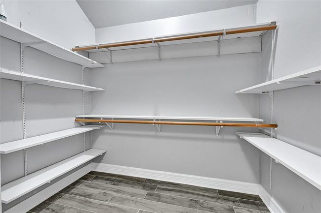 9630 W Withers Way Cir, House other with 3 bedrooms, 2 bathrooms and 2 parking in Houston TX | Image 18