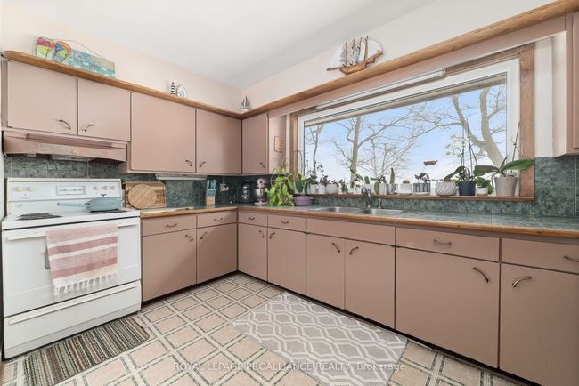 40 Mayne Lane, House other with 3 bedrooms, 1 bathrooms and 2 parking in Prince Edward ON | Image 12
