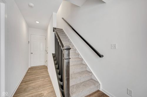 4504 Yellowwood Ct, Indianapolis, IN, 46260 | Card Image