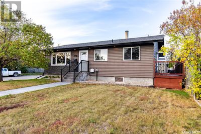 1164 Hochelaga St W, House other with 3 bedrooms, 1 bathrooms and null parking in Moose Jaw SK | Image 3