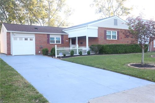 104 Greenwell Dr, Hampton, VA, 23666-1731 | Card Image