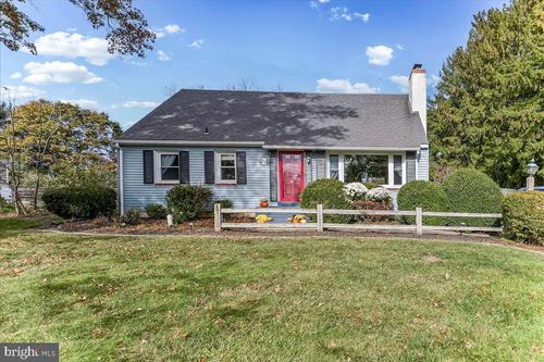 2945 Strasburg Rd, E Fallowfield, PA, 19320-4139 | Card Image