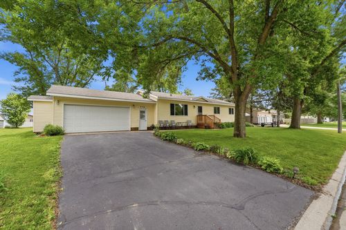 516 Nelson Ave, Belgrade, MN, 56312-2601 | Card Image