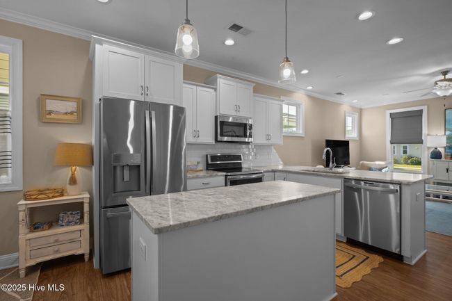 Kitchen | Image 10