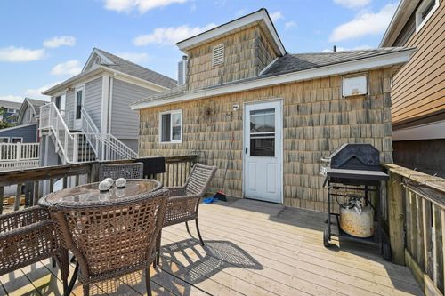 41 W 15th Rd, Broad Channel, NY, 11693-1203 | Card Image