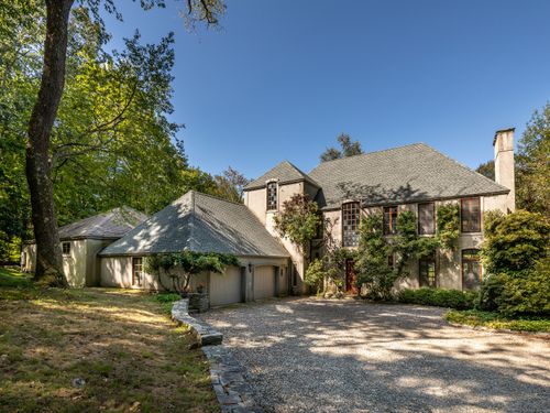 28 W Chestnut Hill Rd, Litchfield, CT, 06759-3624 | Card Image