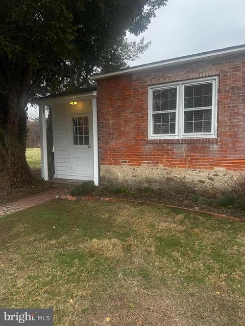 4677 Summit Bridge Rd, MIDDLETOWN, DE, 19709-8813 | Card Image