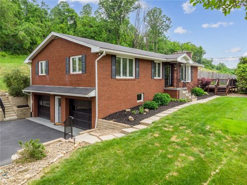 135 Penn Adamsburg Rd, Jeannette, PA, 15644-2902 | Card Image