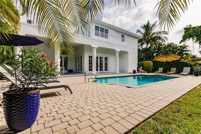 586 South Golf Dr, House other with 4 bedrooms, 3 bathrooms and null parking in Naples FL | Image 41