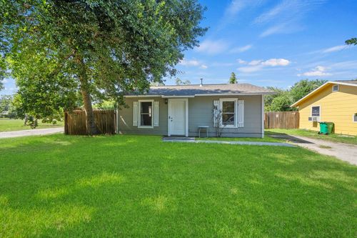 11 Jennische St, Baytown, TX, 77520 | Card Image