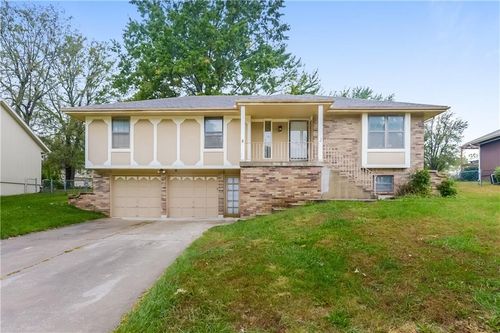 12504 Manchester Ave, Grandview, MO, 64030-1400 | Card Image