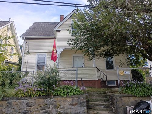64 Peck St, Norwich, CT, 06360-5517 | Card Image