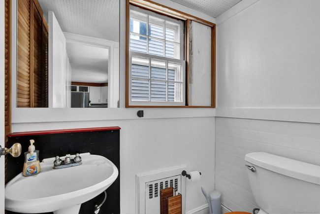 1815 Asylum Ave, House other with 3 bedrooms, 3 bathrooms and null parking in West Hartford CT | Image 19