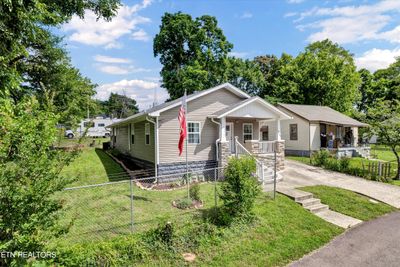 917 Sidebrook Ave, House other with 3 bedrooms, 2 bathrooms and null parking in Knoxville TN | Image 3