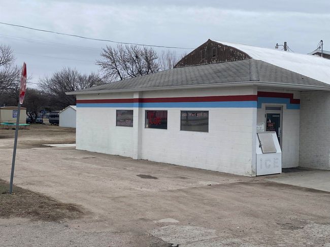 418 N Maple St, Home with 0 bedrooms, 0 bathrooms and null parking in Burden KS | Image 10